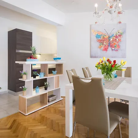 Apartment Split *